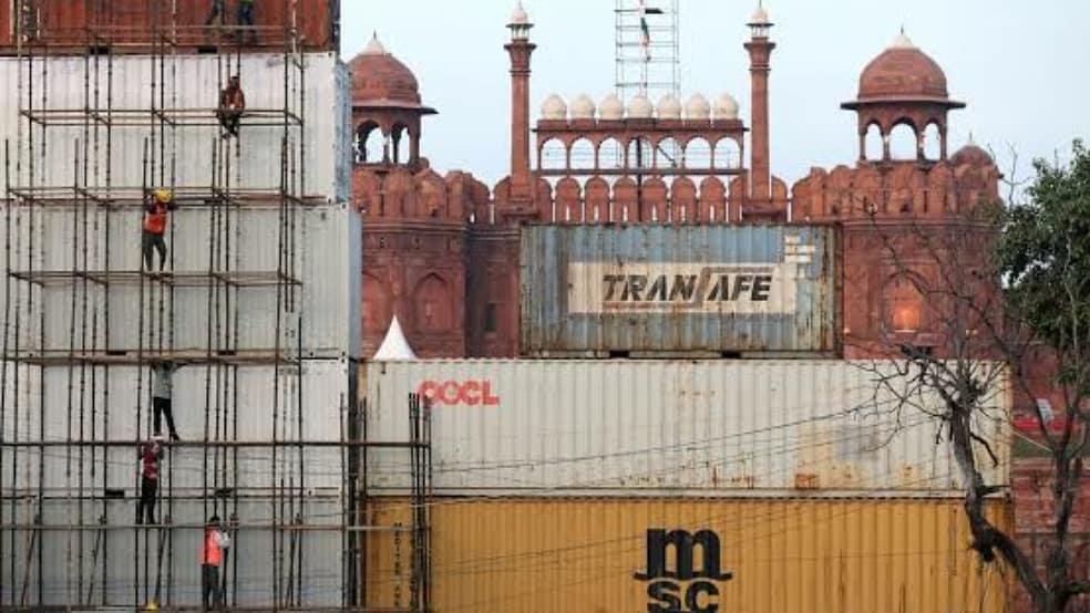 Containers at Red Fort